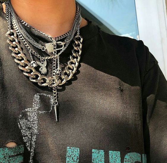 Common Necklace Mistakes Guys Should Avoid