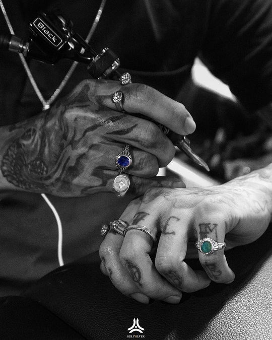 Cómo encontrar el anillo de plata perfecto para hombres: una guía para comprar joyas de plata