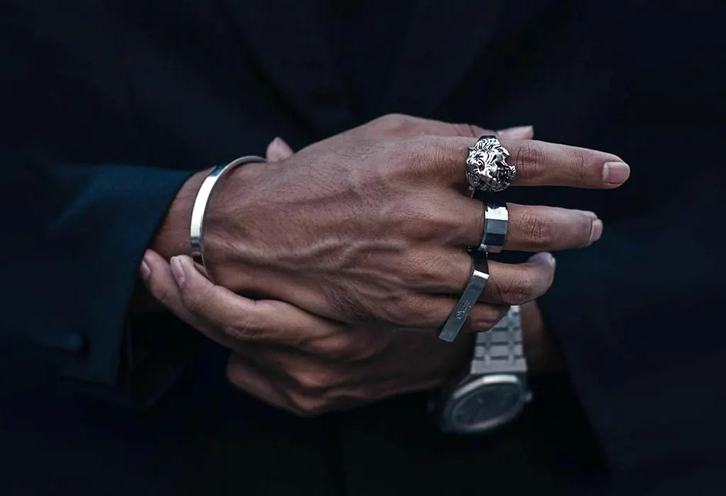 Choosing the Perfect Men's Silver Ring: Factors to Consider