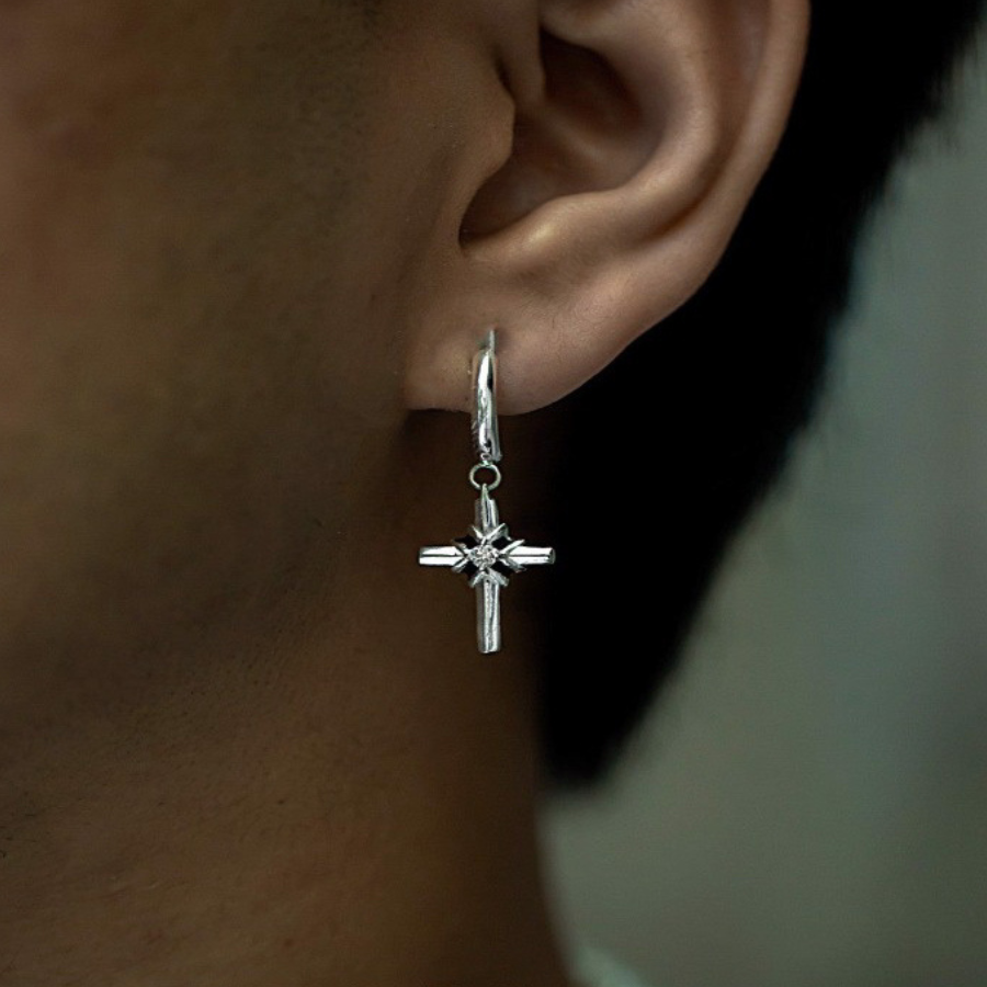 Una guía para elegir y usar aretes cruzados para hombres